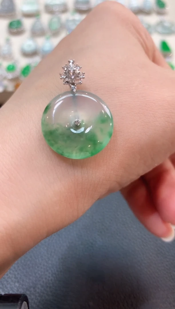 翡翠18K金镶嵌吊坠(不含链)n61