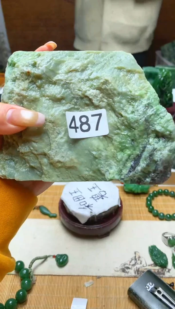 未镶嵌和田玉摆件1