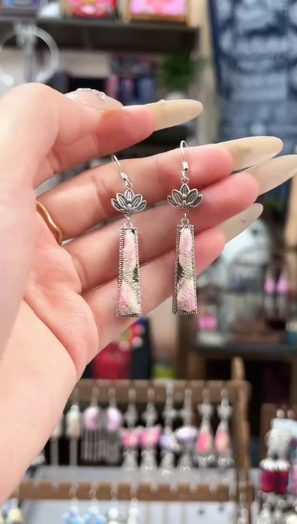 织绣民族风非遗老绣苗银饰品166*