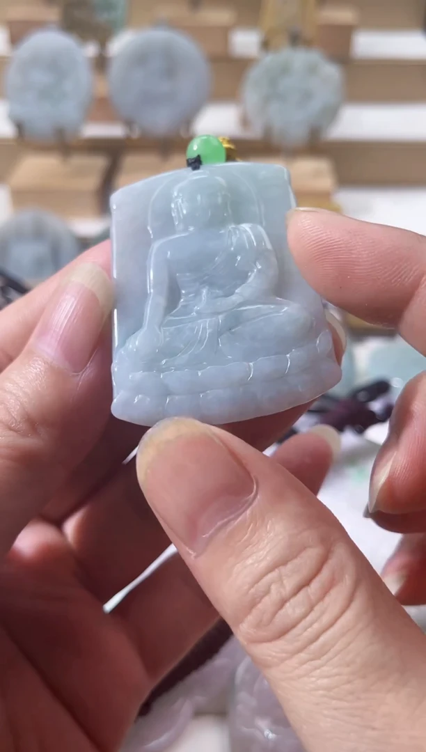 吊坠(赠链)未镶嵌翡翠10/25/      56