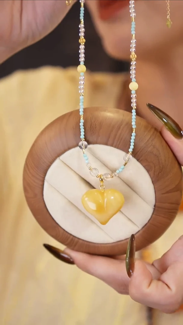 琥珀颈饰未镶嵌颈饰