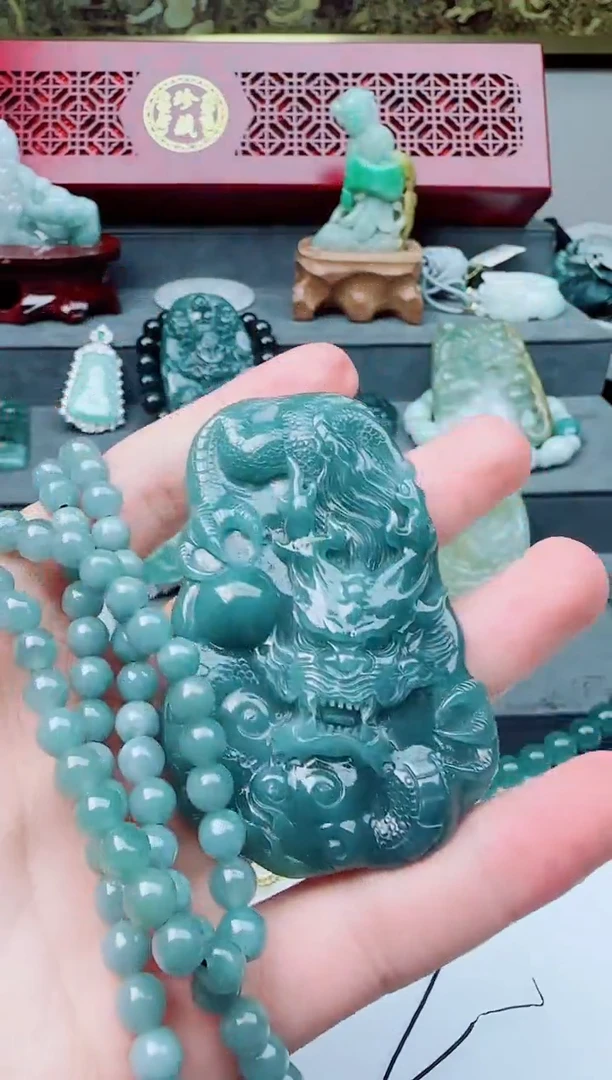 翡翠未镶嵌颈饰11111111111111