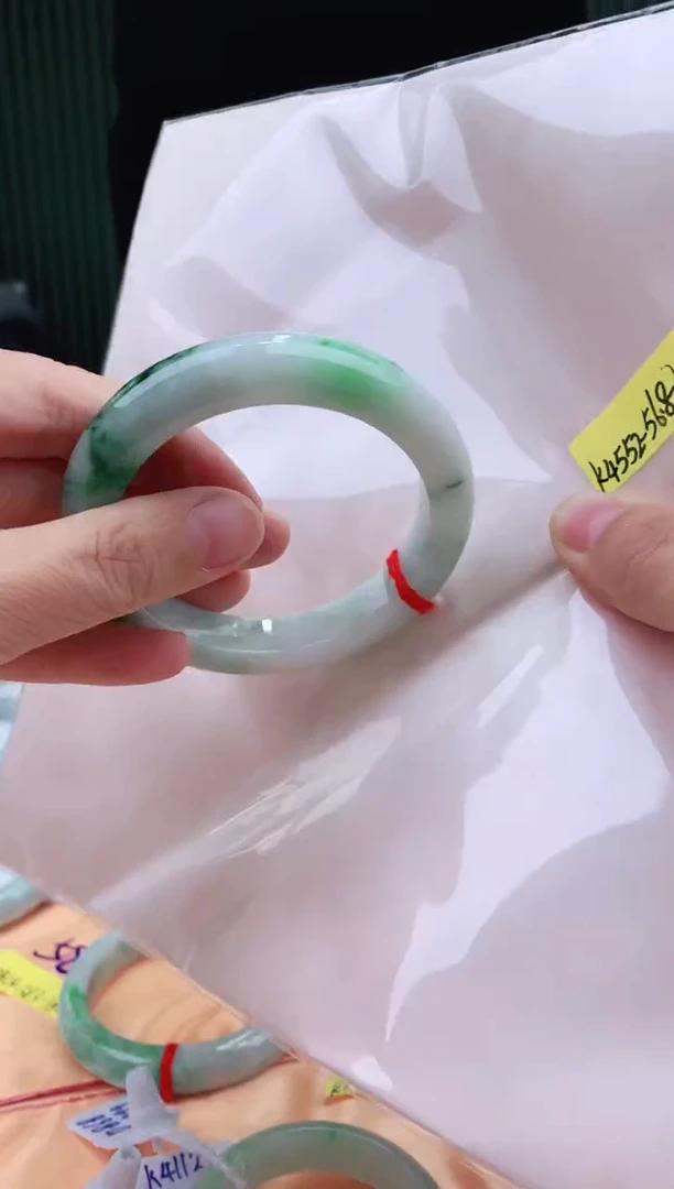 未镶嵌手镯翡翠56+