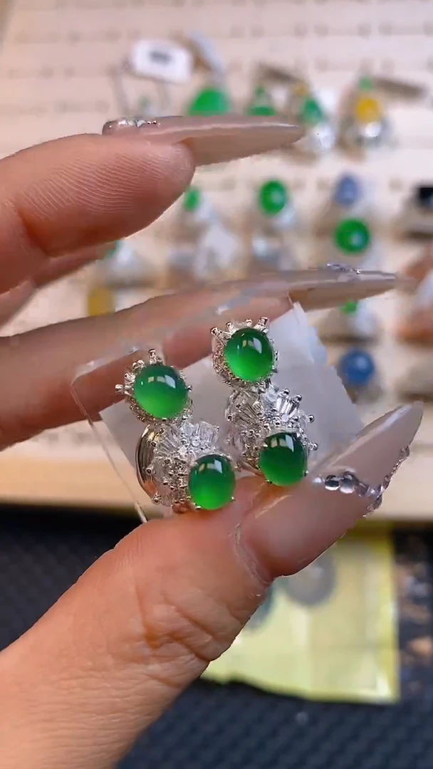 【闪购商品】翡翠耳饰未镶嵌天然A货翡翠121