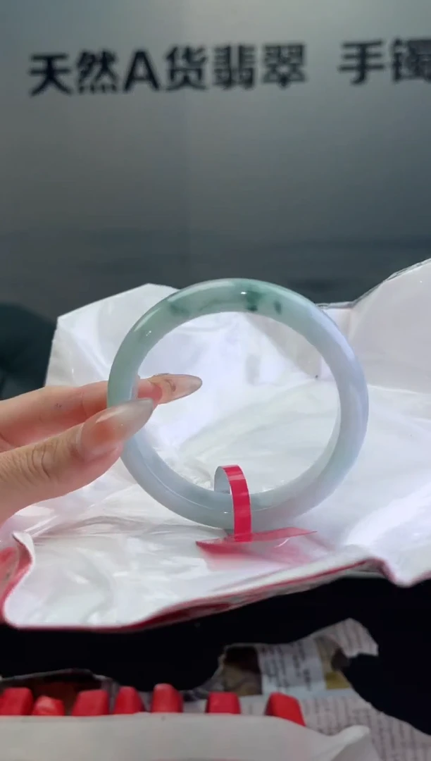 翡翠手镯未镶嵌翡翠手镯9