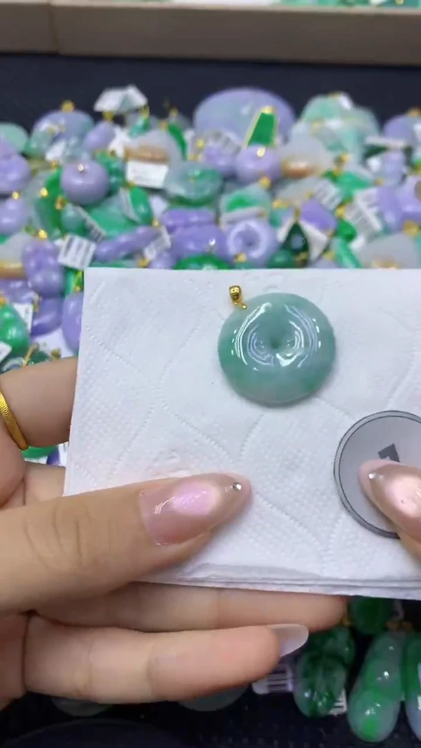 颈饰未镶嵌翡翠天然缅甸翡翠A货