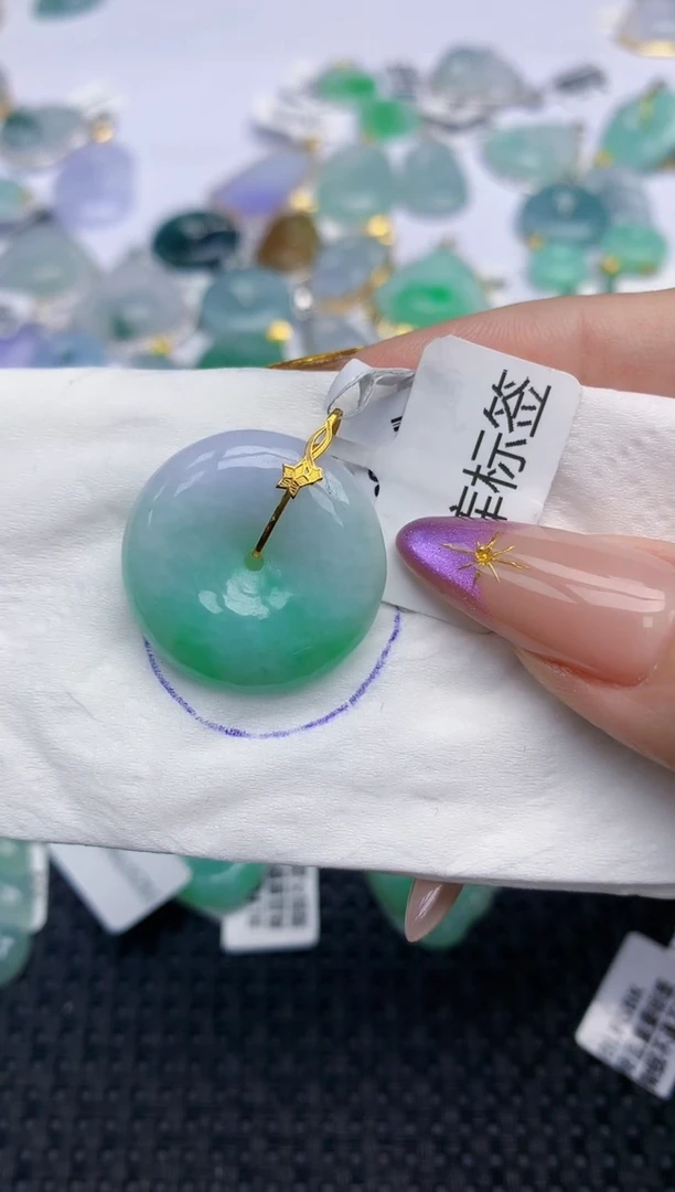 翡翠18K金镶嵌颈饰   天然翡翠A货444