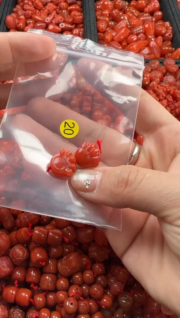 【闪购商品】南红玛瑙颈饰未镶嵌1