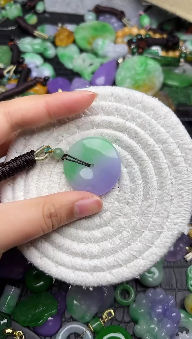 颈饰未镶嵌翡翠缅甸翡翠吊坠