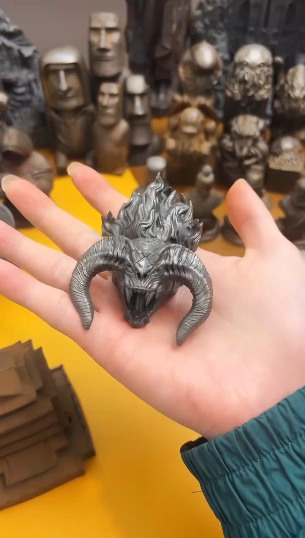 金属D****?实心铁艺--炎魔王