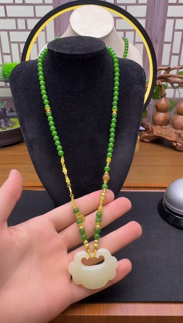 颈饰14K金镶嵌和田玉L88