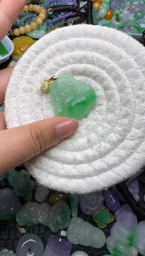 颈饰未镶嵌翡翠缅甸翡翠吊坠