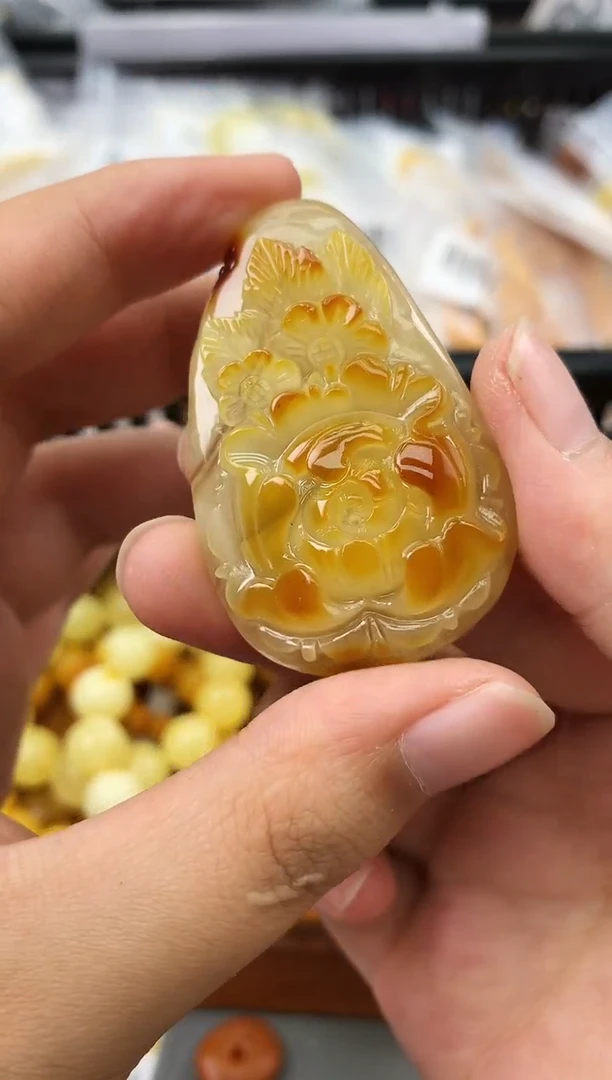 未镶嵌琥珀珠宝奇石236