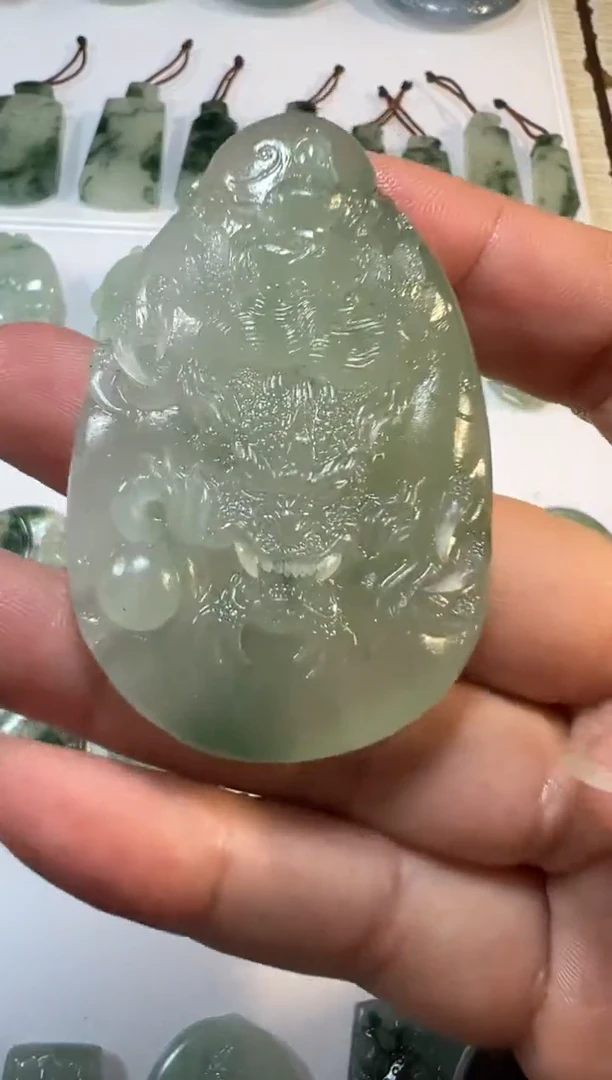 未镶嵌定制翡翠牌子