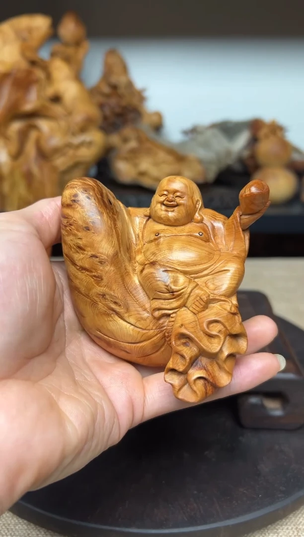 柏木（崖柏）沁****傅崖柏雕刻件