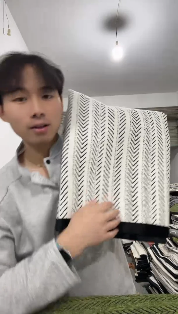 雪尼尔90*300黑白鱼骨纹