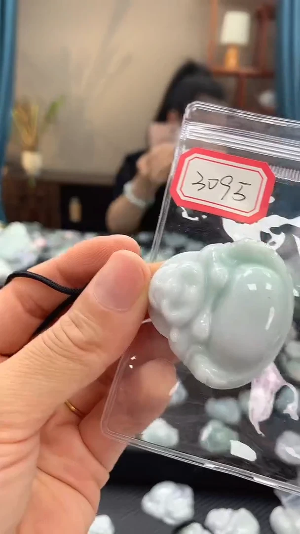 颈饰未镶嵌翡翠佛公3095