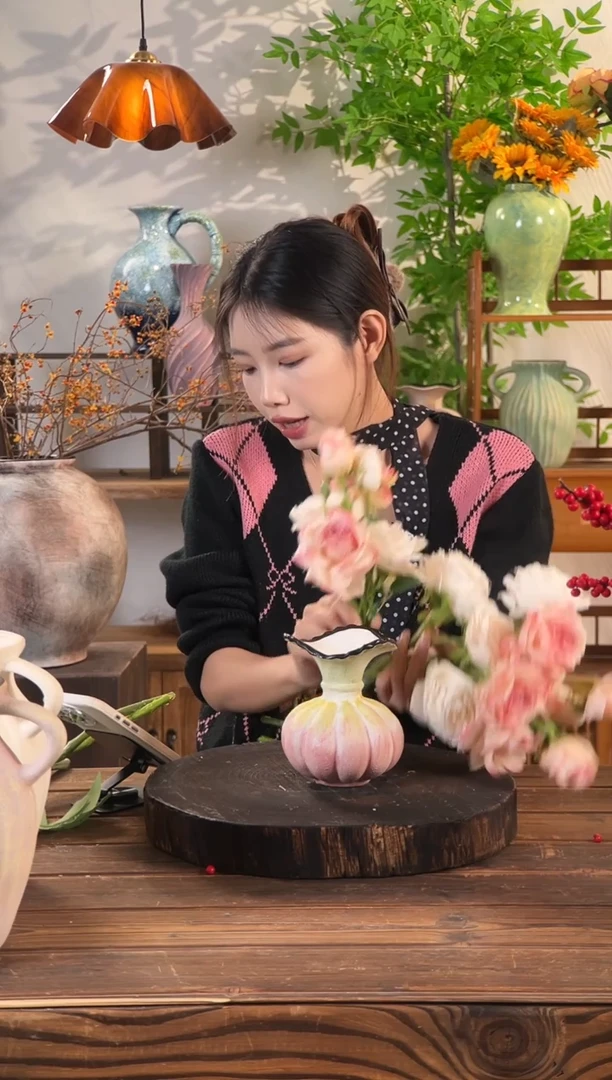 粉橙黛绿福袋花瓣小号花瓶