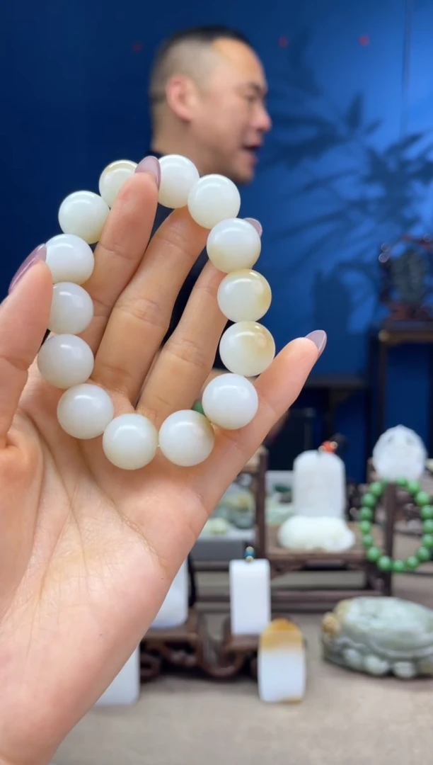 和田玉未镶嵌颈饰1