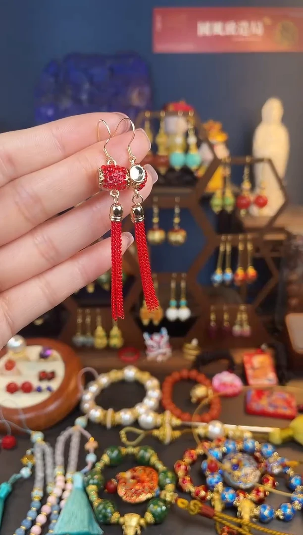 【闪购商品】162号新年圣诞灯笼耳坠