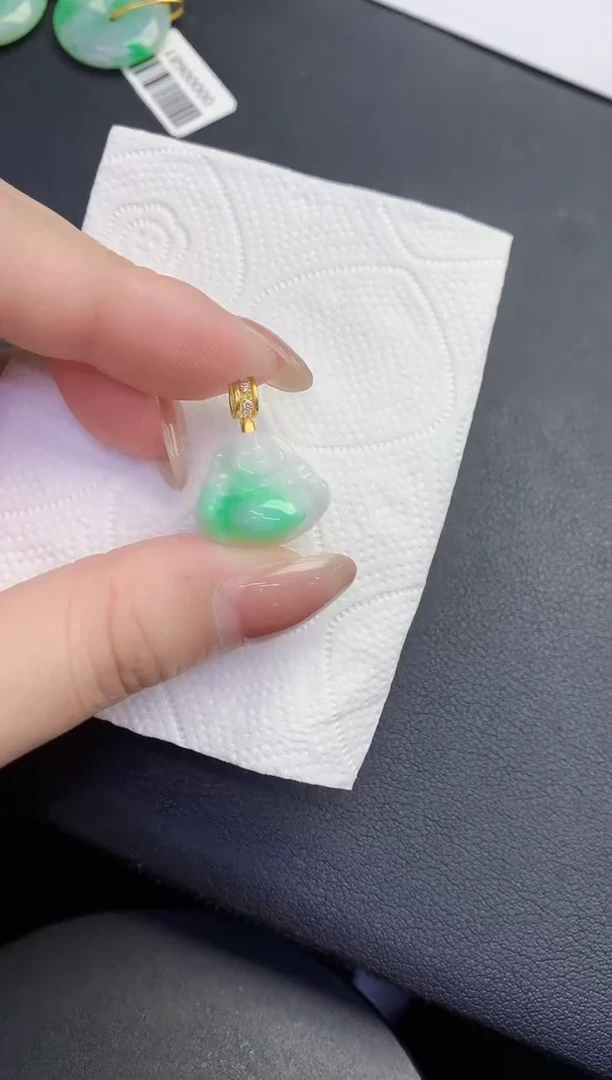 颈饰未镶嵌翡翠缅甸天然翡翠A货