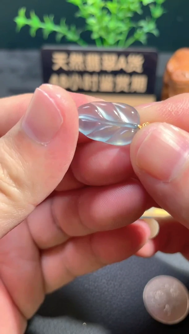 颈饰18K金镶嵌翡翠翡翠