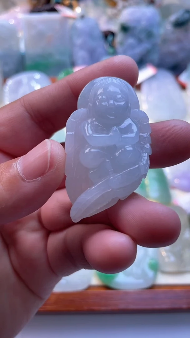 翡翠未镶嵌颈饰天使