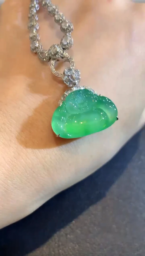 吊坠(不含链)18K金镶嵌翡翠A50  不含链