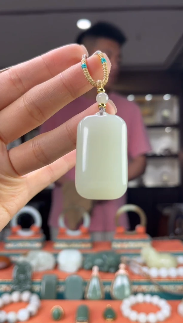 和田玉未镶嵌颈饰佩佩