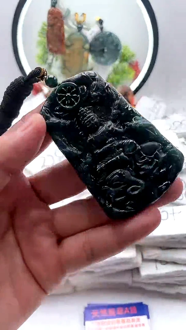 【闪购商品】翡翠颈饰未镶嵌普贤