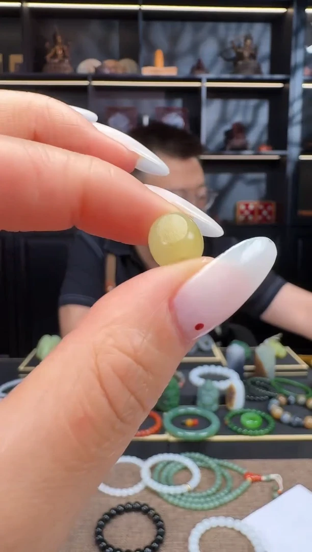 和田玉未镶嵌颈饰10mm黄玉珠子 多样性发