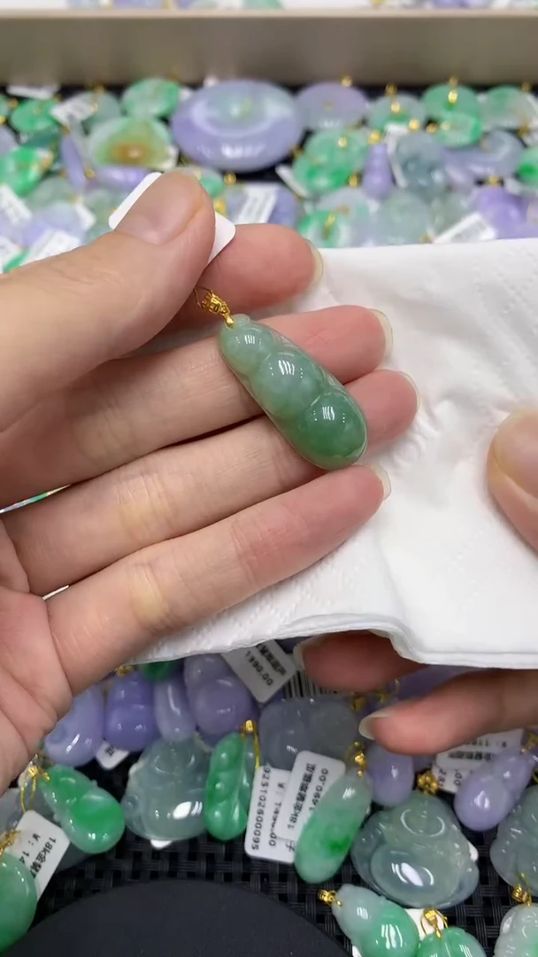 颈饰未镶嵌翡翠天然缅甸翡翠A货