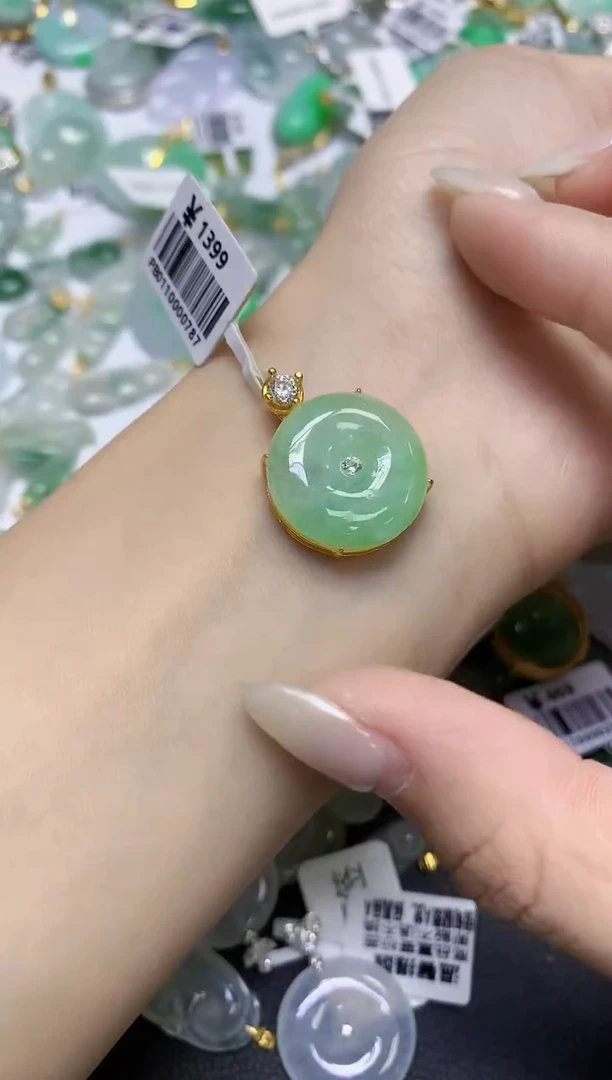 颈饰未镶嵌翡翠天然缅甸翡翠A货多样性发一件