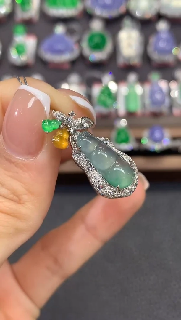 吊坠(不含链)18K金镶嵌翡翠a62