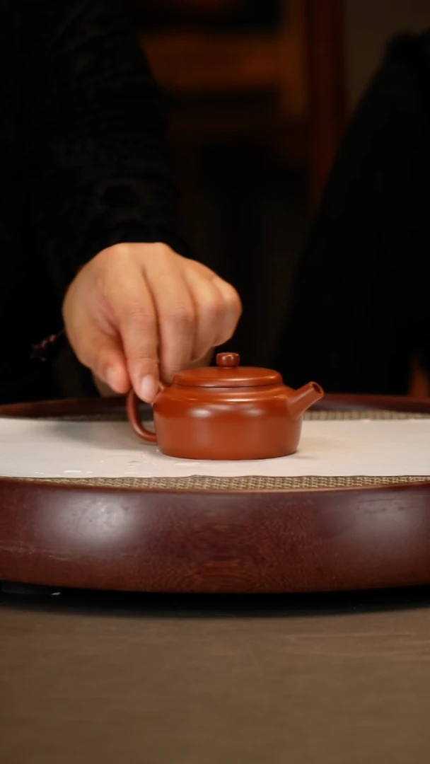 【闪购商品】紫砂茶壶【惠海勤】老朱泥禅钟   90CC