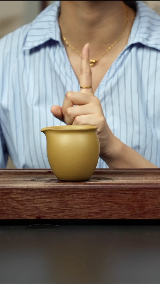 紫砂茶杯黄金段公道杯