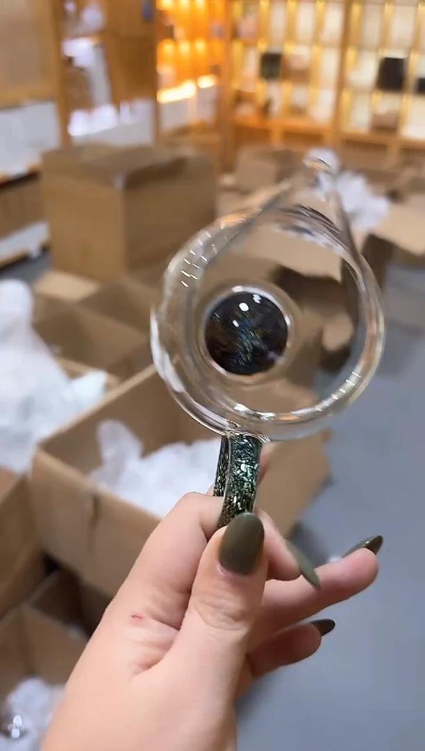 黑金底珠怡然