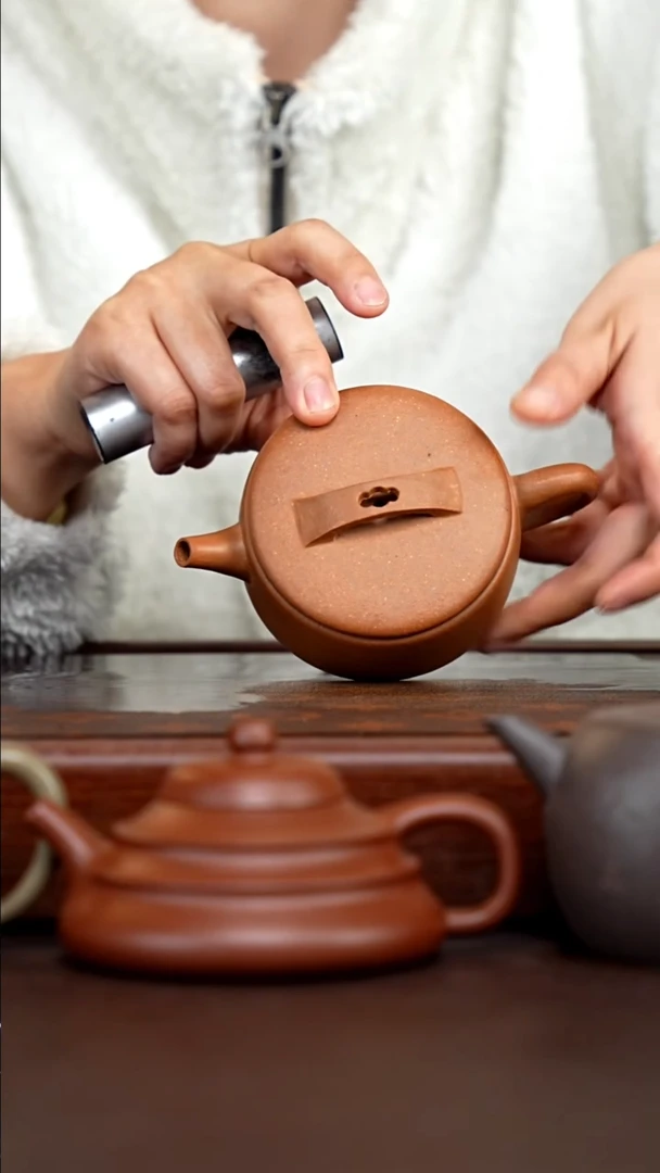 茶壶紫砂微瑕黄段汉瓦-学徒壶