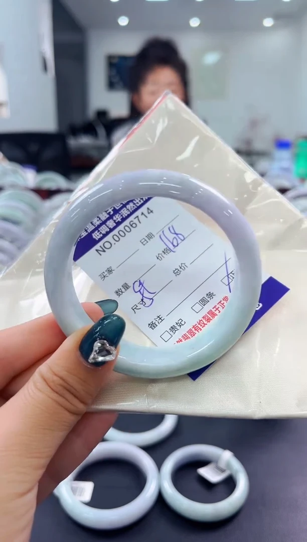 翡翠手镯未镶嵌天然缅甸A货翡翠