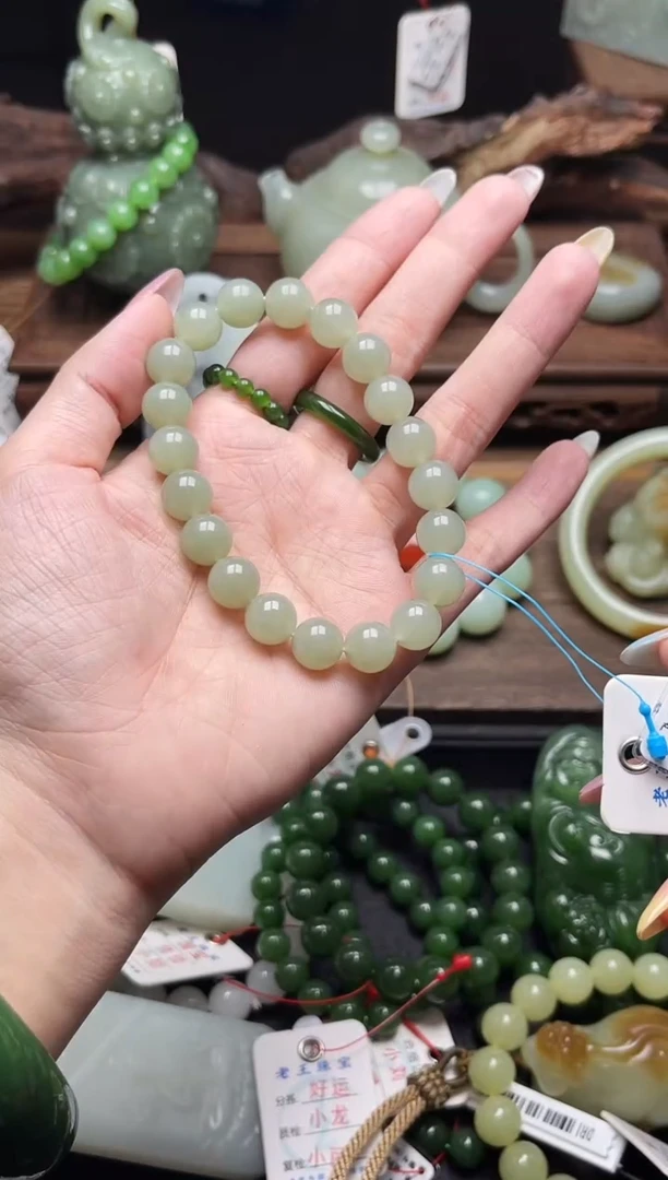 手串未镶嵌和田玉卡10且末青白 圆珠9009341有瑕疵