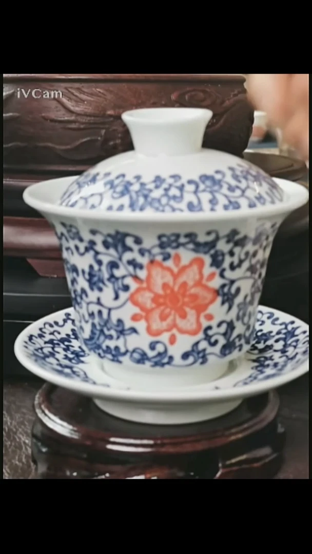 景德镇青花缠枝莲三才盖碗