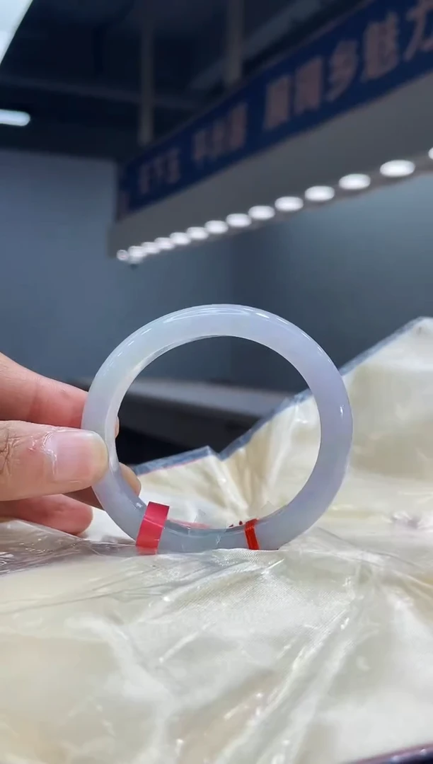 未镶嵌手镯（贵妃镯）翡翠12