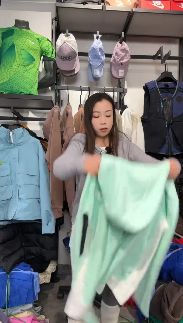 1313 编码 瑕疵款直播间过款为准 尺码 L