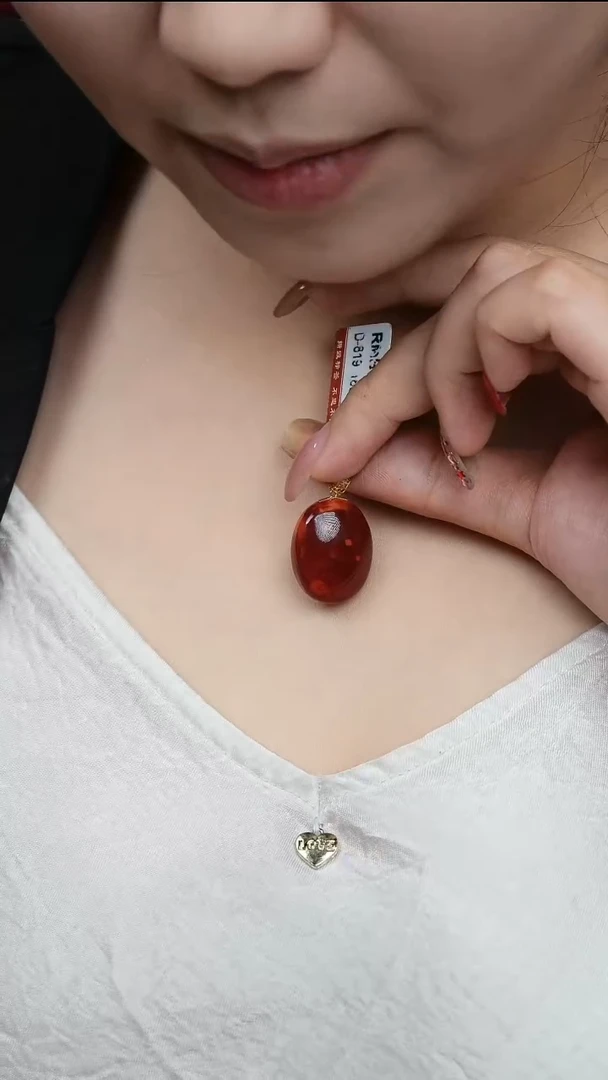 18K金镶嵌吊坠南红玛瑙D-819