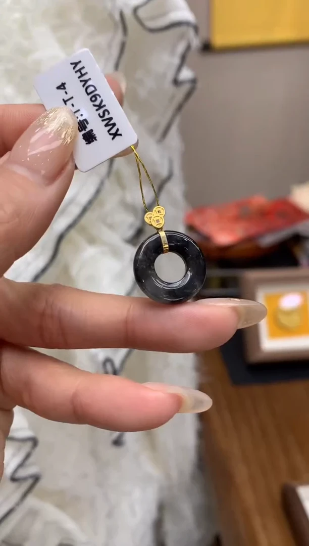 【闪购商品】翡翠颈饰18K金镶嵌甜甜圈