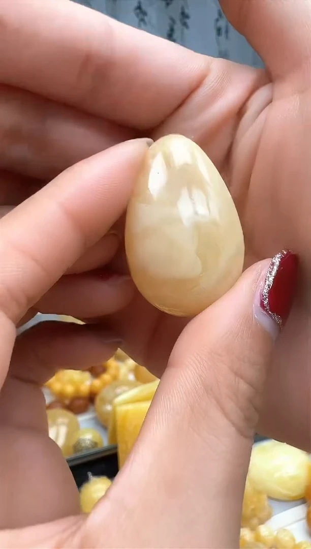 【闪购商品】琥珀裸石未镶嵌挂坠