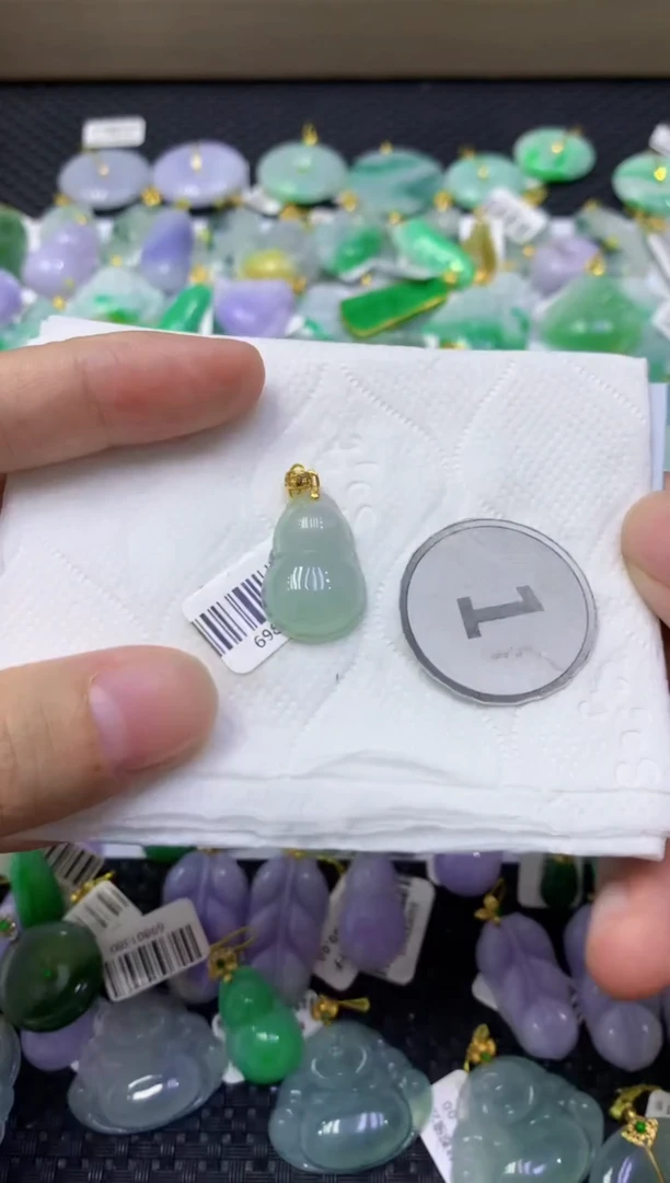 颈饰未镶嵌翡翠天然缅甸翡翠A货