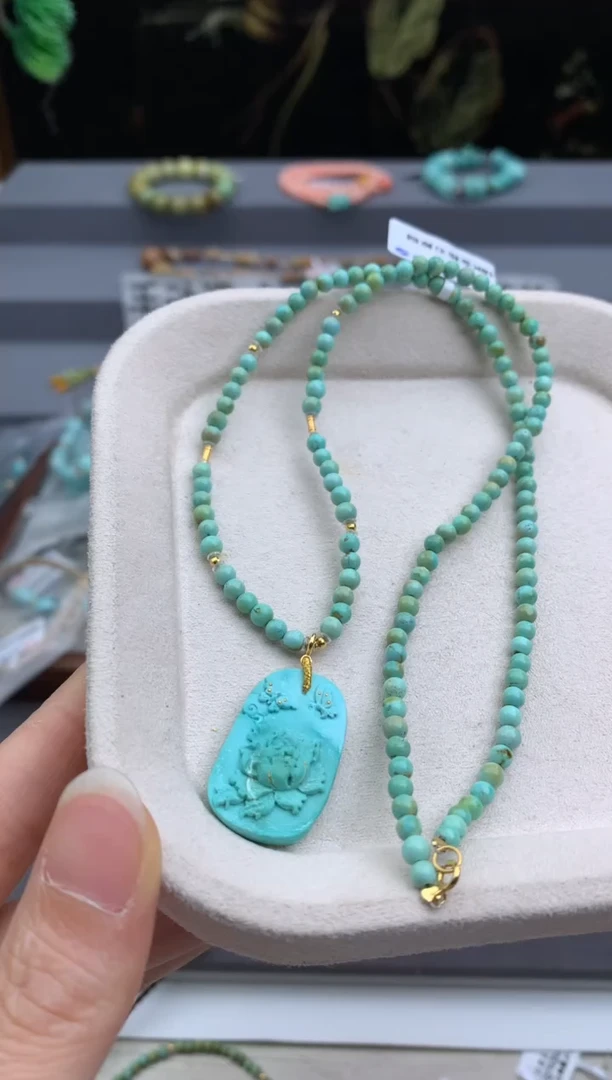 18K金镶嵌绿松石锁骨链茜.Z74