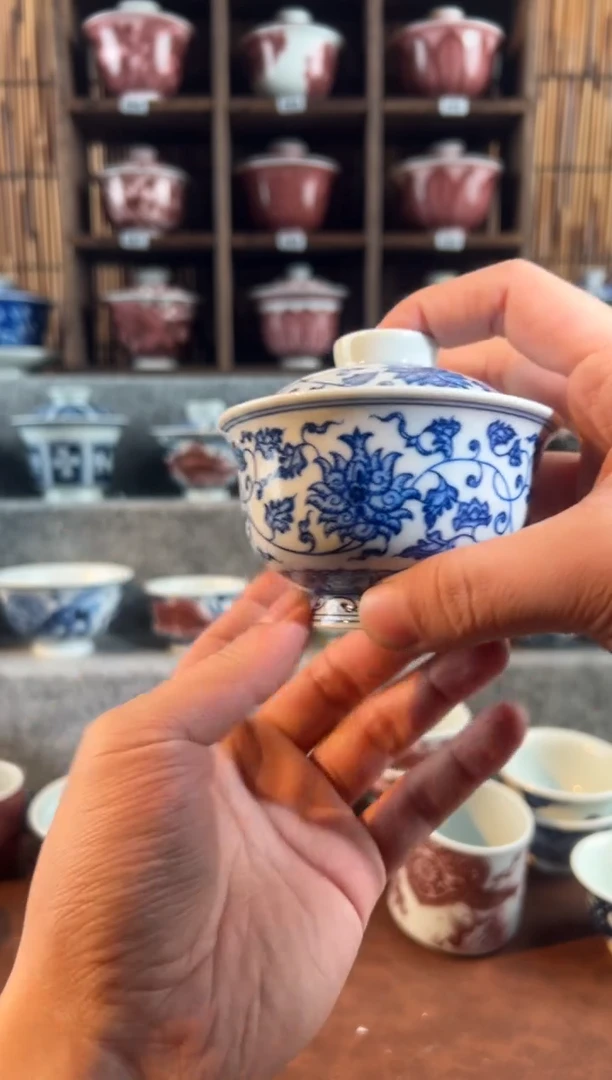【闪购商品】080天禄言瓷缠枝莲盖碗·
