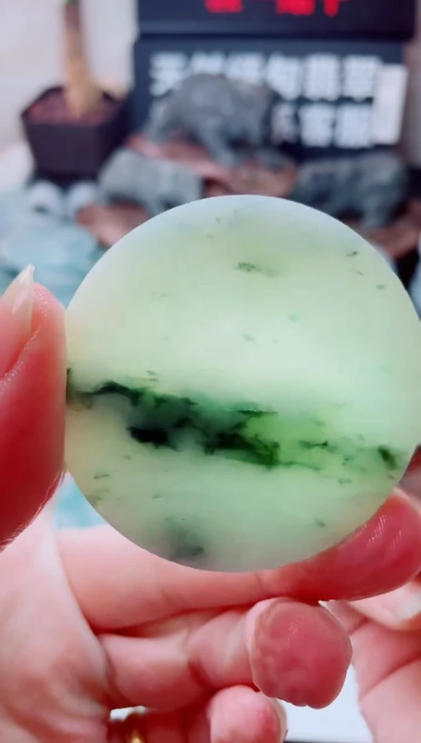 翡翠未镶嵌颈饰1551......